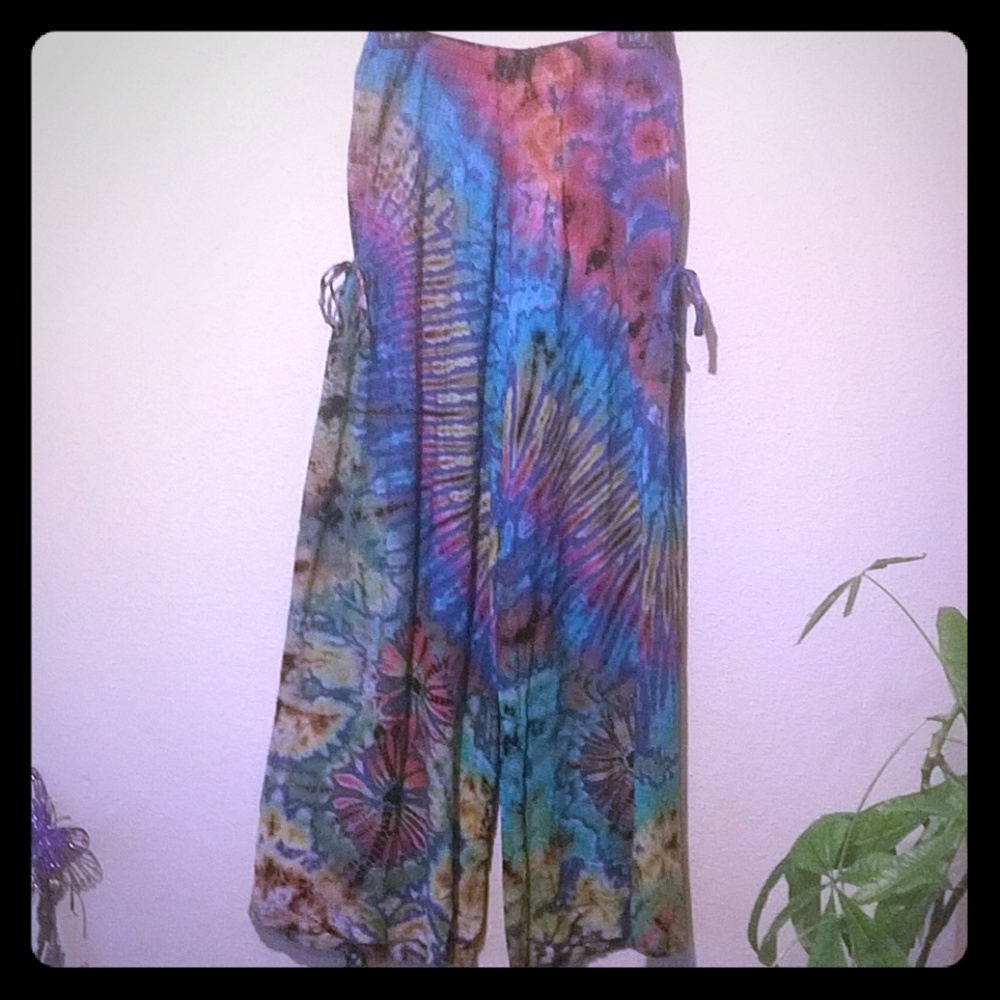 Wide-legged Hippie Boho Tie-Dye Rainbow pants